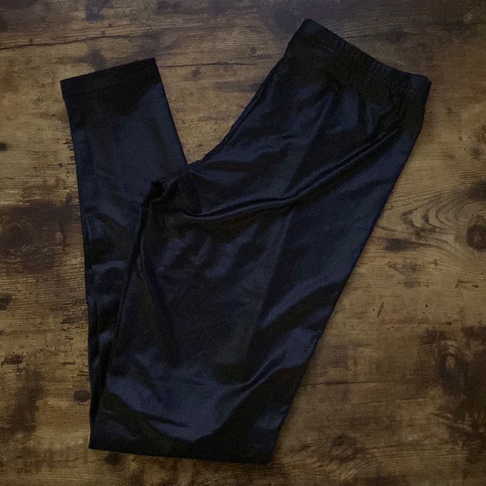 Shiny leggings